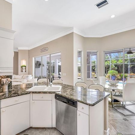 Lux Family 3 Bedroom With Pool Villa Walk To Beach And Mercato North North Naples Екстериор снимка