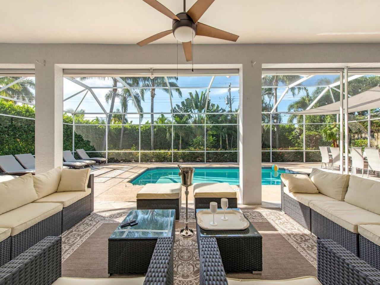 Lux Family 3 Bedroom With Pool Villa Walk To Beach And Mercato North North Naples Екстериор снимка