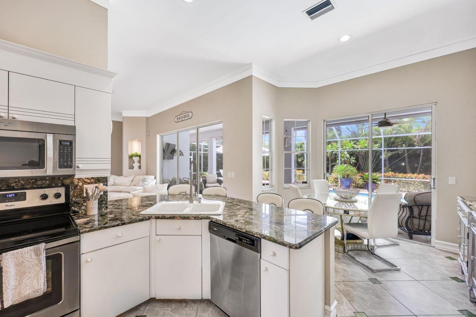 Lux Family 3 Bedroom With Pool Villa Walk To Beach And Mercato North North Naples Екстериор снимка